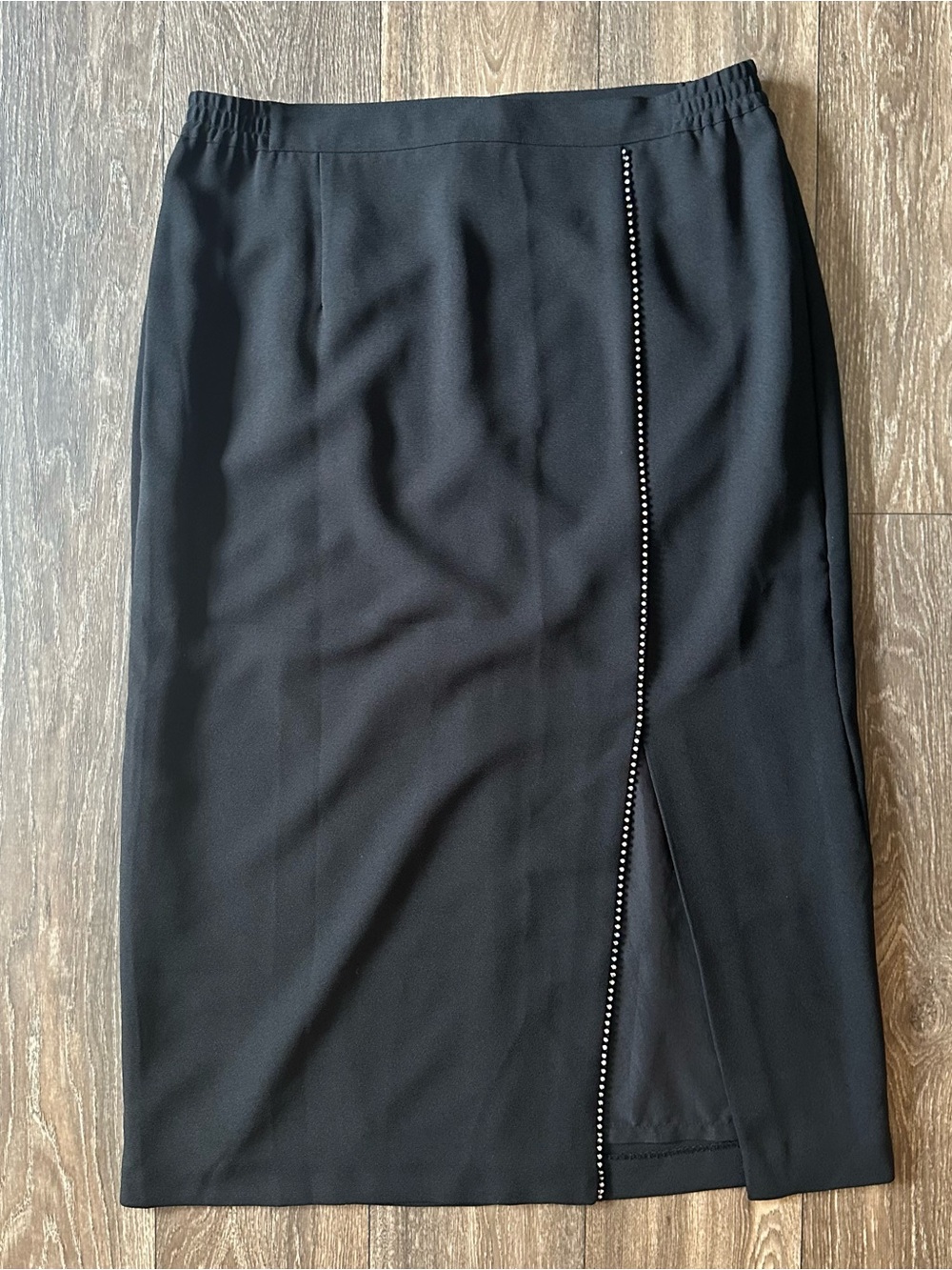 Black mid length pencil skirt with rhinestone accent Sz 16W Y2K office siren
